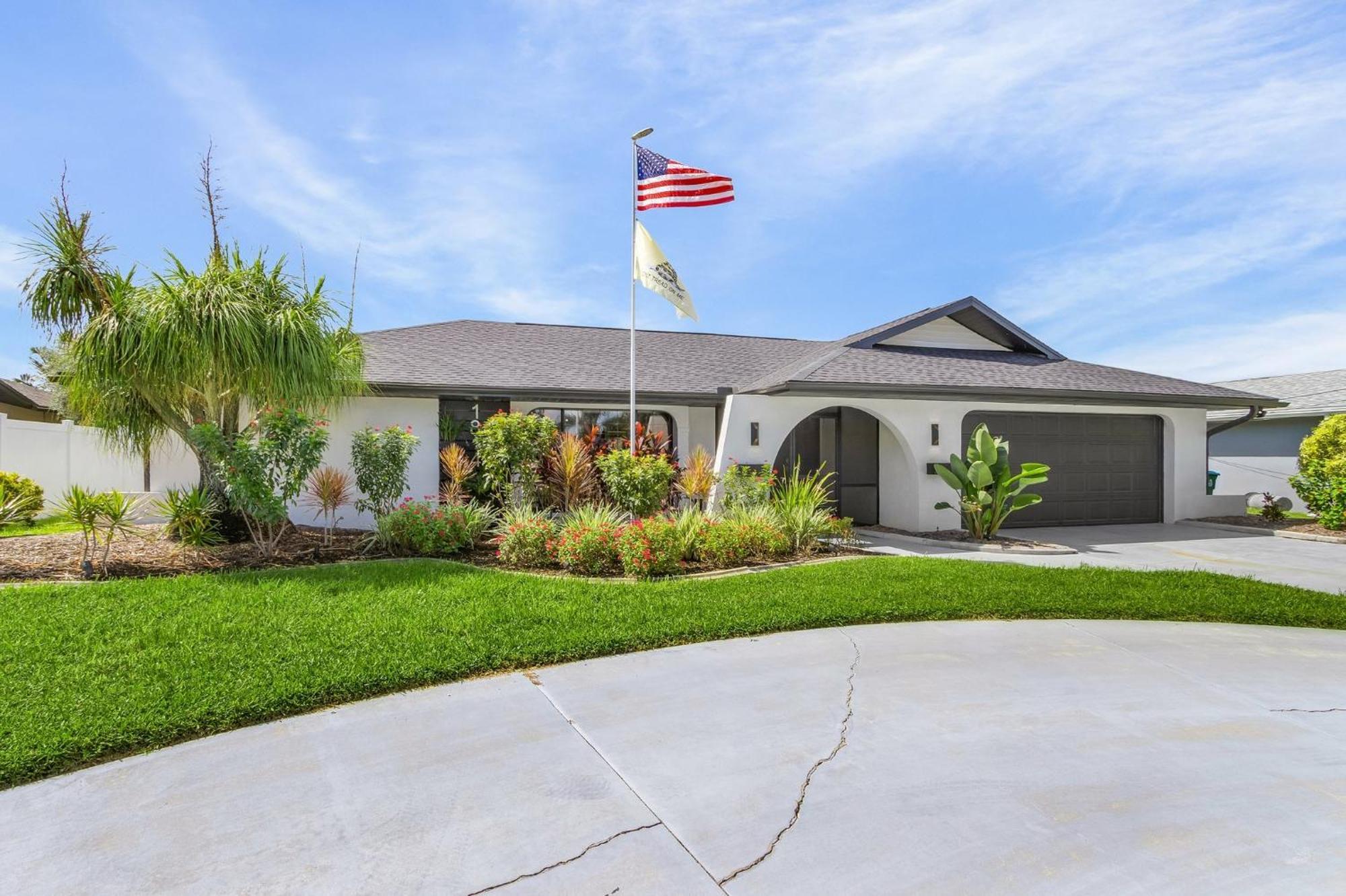 Gulf Access, Kayaks, Heated Pool - Cape By The Ocean - Roelens Villa Cape Coral Exterior photo